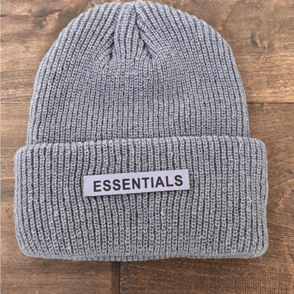 New in Pkg FEAR OF GOD ESSENTIALS HAT Tuque grey O/S